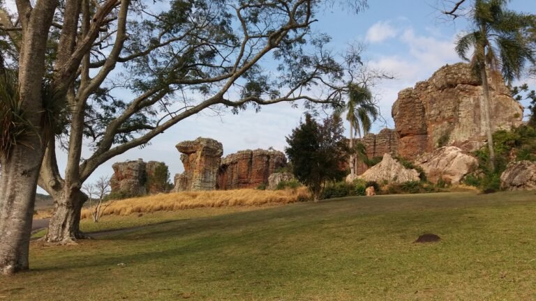 Visiting Vila Velha State Park