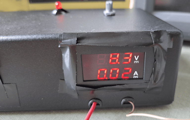 Digital voltmeter ammeter: how to use it?