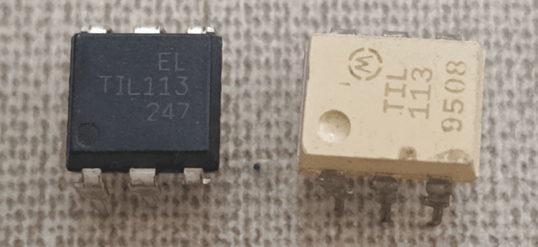Optocoupler with phototransistor